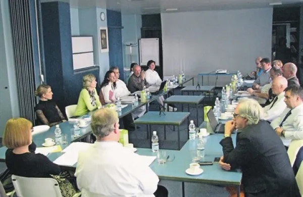  V svetu bolnišnice se niso zadovoljili z ukrepi, ki jih napoveduje direktor Darko Žiberna 