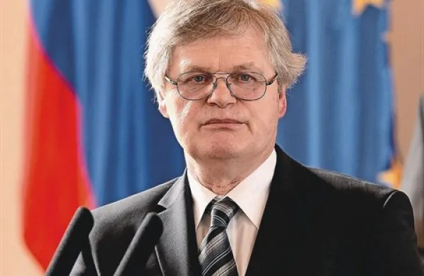 Novoimenovani predsednik KPK Boris Štefanec kljub kritikam vztraja pri svoji odločitvi, da s položaja ne bo odstopil