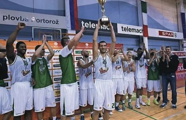 Med favoriti so košarkakši Uniona Olimpije