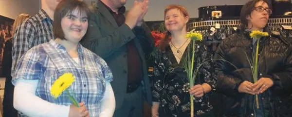 Marko Strle med udeleženci ustvarjalnice