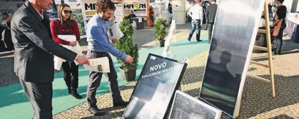 Spomladansko sonce je pomagalo predstavitvi toplozračnega kolektorja  Solarventi danskega proizvajalca