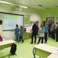 Prostorne učilnice so  opremili z najsodobnejšimi učnimi pripomočki
