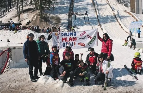 Na Otlici na ajdovski Gori se veselijo naslova državnega prvaka.  Ekipa tamkajšnje osnovne šole je  uspešno nastopila na državnem prvenstvu  nižjih razredov osnovnih šol  v smučarskih skokih v Planici.