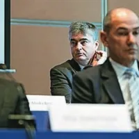Prvak SDS Janez Janša meni, da je trajna blaginja lahko utemeljena le na novih delovnih mestih