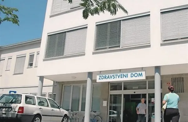 Za Novo Gorico pa v zdravstvenem domu spet načrtujejo nadgradnjo zdajšnjega kompleksa sredi mesta, saj  ovir z zemljišči v okolici ni več    