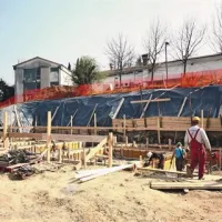 Na Dobrovem sredi Brd so pred kratkim začeli  zidati nove prostore za zdravnike  in zobozdravnike  