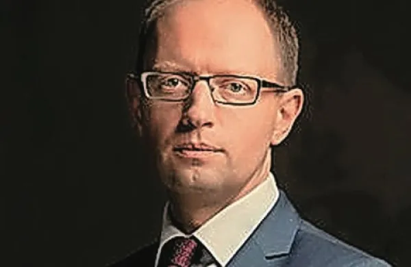 Ukrajina se ne namerava pridružiti zvezi Nato, je danes zatrdil ukrajinski premier Arsenij Jacenjuk