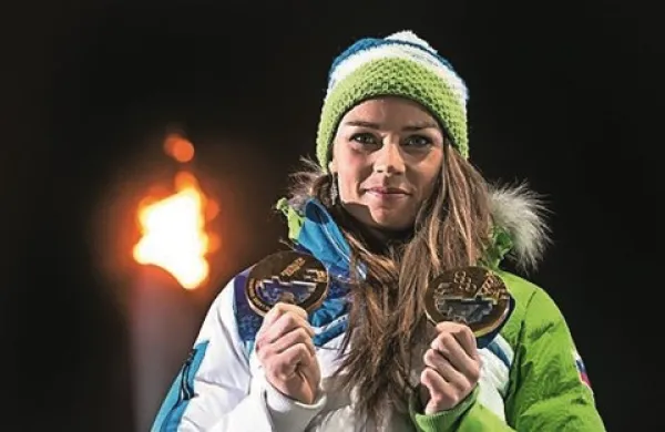 Gazzetta dello Sport piše, da je dobitnica dveh olimpijskih zlatih kolajn Mazejeva naredila prelom, vendar le profesionalnega