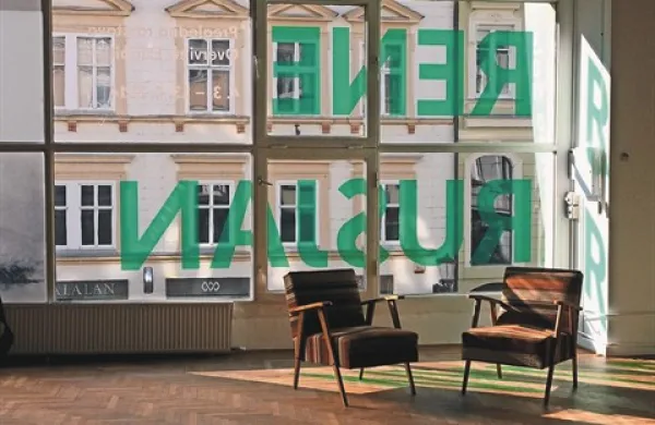 Velika dnevna soba in čitalnica 