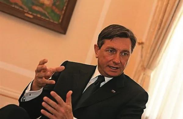 Predsednik republike Borut Pahor je poudaril, da si otroci s posebnimi potrebami zaslužijo enako dostojanstvo in lahko tudi sami prispevajo družbi 