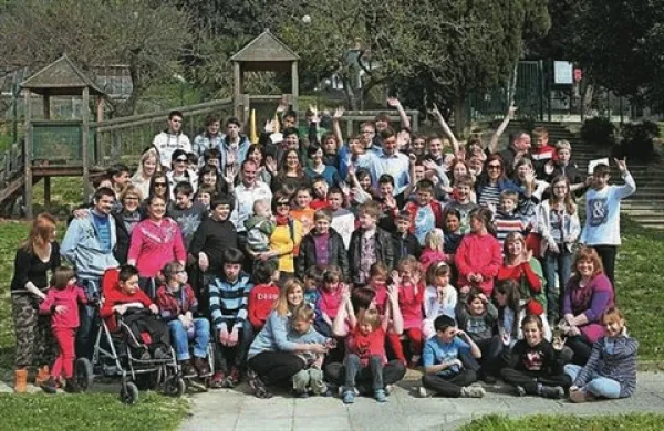 Pred svetovnim dnevom Downovega sindroma je predsednik republike Borut Pahor danes obiskal Center za korekcijo sluha in govora Portorož (Center), kjer je sodeloval v učnem procesu z otroki s posebnimi potrebami