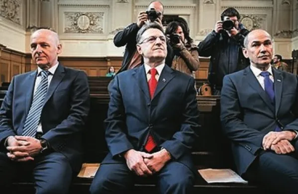 Senat višjega sodišča danes še ne bo sprejel odločitve v zadevi Patria, saj gre za obsežno zadevo, je v začetku javne seje pojasnil predsednik senata Milan Štrukelj 