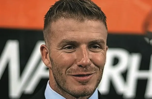 Si predstavljate Davida Beckhama, kako kampira v džungli?