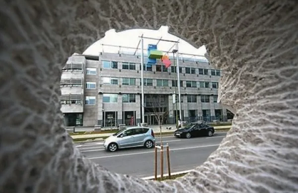 Novi zakon o igrah na srečo naj ne spreminja sedanjega načina podeljevanja koncesij, so severnoprimorski župani položili na srce premierki Alenki Bratušek. Prepričani so, da bi to  lahko ogrozilo Hit in druge igralničarje.