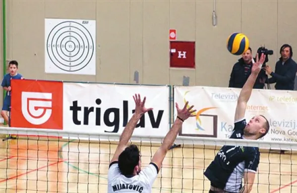 Odbojkarji Go Volleya   so v tretji četrtfinalni tekmi 1. DOL  izgubili proti Calcitu z 0:3