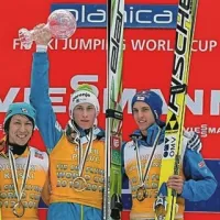 Japonec Noriaki Kasai, zmagovalec današnje tekme in drugi v skupnem seštevku Peter Prevc in avstrijec Gregor Schlierenzauer