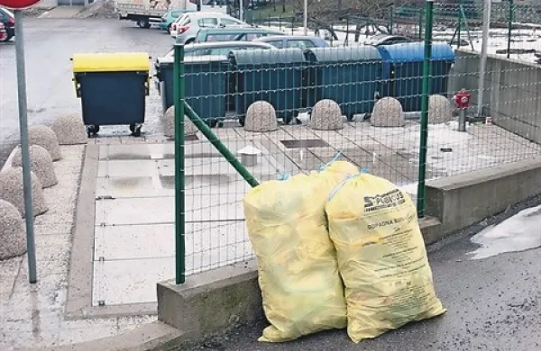 Pivčani bodo po letu 2015 odpadke odvažali v ljubljanski regijski center, ta teden so se občinski svetniki strinjali s podpisom pogodbe 