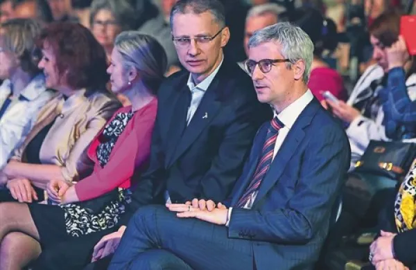 Predsednik Socialnih demokratov Igor Lukšič je Planet 47 podpiral še, ko je bil šolski minister, tokrat pa si je koncert ogledal skupaj s soprogo  Marto  Macedoni-Lukšič in aktualnim ministrom za izobraževanje Jernejem Pikalom (desno)