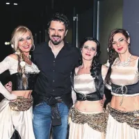 Petar Grašo s ciganskimi plesalkami iz skupine Balerima, ki so nastopile skupaj s Šukarji