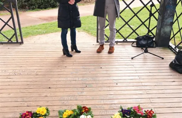 S prevajalko Darjo Betocchi se je pogovarjal Martin Lisjak