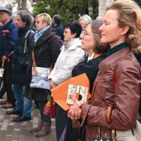 Kljub muhastemu vremenu se je tudi včeraj v tržaškem Ljudskem vrtu zbralo veliko ljubiteljev poezije