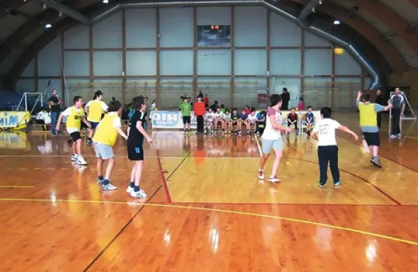 Moški RK Nova Gorica in ženski RK Šempeter Vrtojba sta v dvorani novogoriškega športnega parka priredila turnir v mini rokometu