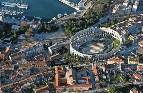 Prizorišče puljskega filmskega festivala je arena