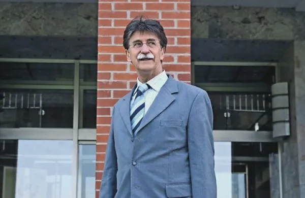 Jožko Čuk se je znašel za zatožni klopi: zavrača vse obtožbe o šikaniranju nekdanje računovodkinje