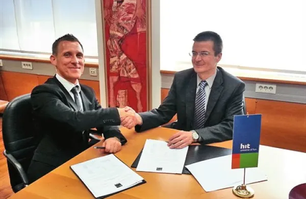 Primorska igralniška naveza:  direktor sežanskega Gold Cluba Boštjan Stopar (levo) in predsednik uprave novogoriškega Hita  Dimitrij Piciga