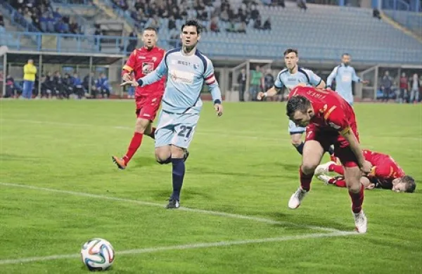 Nogometaši velenjskega Rudarja so na prvi polfinalni tekmi pokala Slovenije izgubili proti Gorici z 0:1