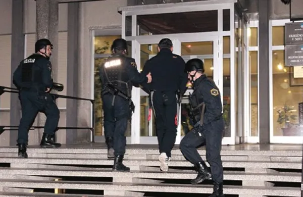 Po odmevnih aretacijah lani decembra so štiri člani novogoriške veje kriminalne združbe že priznali krivdo in si prislužili zaporne kazni, dva pa bosta svojo nedolžnost dokazovala na sojenju