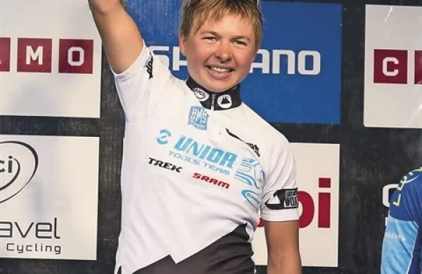 Slovenska gorska kolesarka Tanja Žakelj, zmagovalka svetovnega pokala v sezoni 2013, je na mednarodni dirki prve kategorije v Montichiariju, ki šteje za italijanski pokal, osvojila drugo mesto