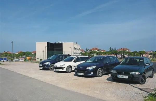 Kmalu parkiri&scaron;če za 28 avtomobilov