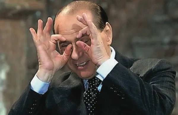 Nekdanji italijanski premier Silvio Berlusconi bo po novem poskušal osvojiti srca Italijanov z ljubeznijo do živali
