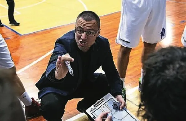 Košarkarji Portoroža so v 5. krogu lige Telemach za obstanek premagali Grosuplje s 93:89 (17:20, 50:42, 71:68).