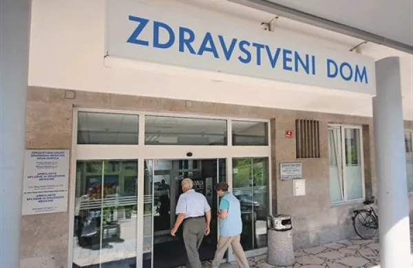 Pacienti v Novi Gorici so spet ostali brez dermatologa