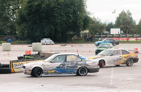 ŠD Gas Vrtejba bo 13. aprila z dirko v driftu (posnetek je z lanske) odprla sezono avto moto prireditev na Primorskem