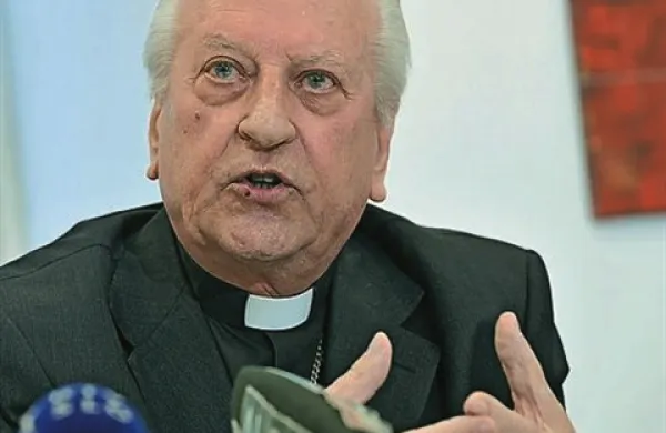 Današnji poskus poravnave med kardinalom Francem Rodetom (na fotografiji) ter Delom in novinarjem Dejanom Karbo ni uspel