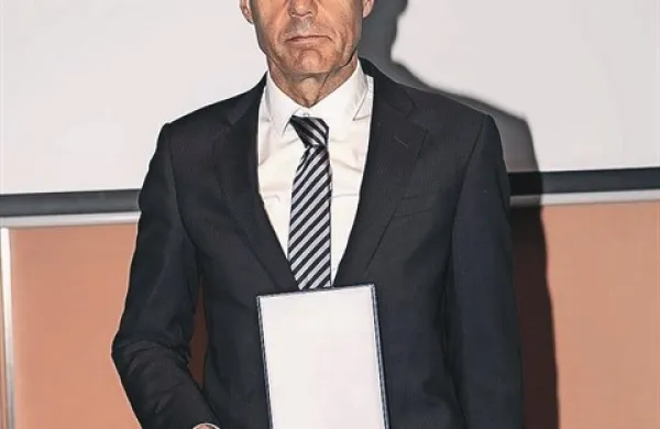 Stojan Petrič z  nagrado Združenja Manager za življenjsko delo 