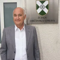 Hrpeljski župan Zvonko Benčič - Midre sporazuma o izravnalnih ukrepih ne bo ponovno uvrstil na  sejo občinskega sveta. Svetnikom se zahvaljuje, da so  “zbombardirali” njegovo sprejetje.