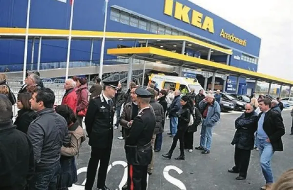 Po neuradnih informacijah časnika Finance je pogodba za nakup zemljišč v Ljubljani, na katerih naj bi zrasla Ikea, tik pred podpisom