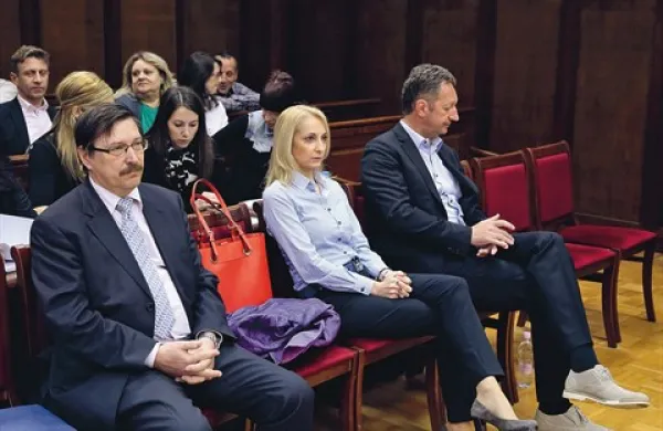 Sojenje Rajku Sredniku, Sabini Mozetič in Borisu Popoviču je, kot kaže, tik pred koncem