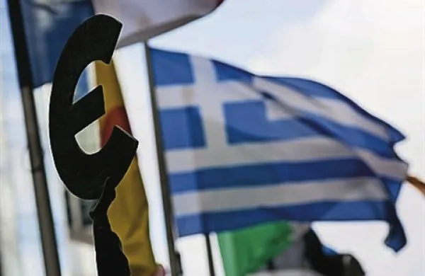 Grčija se danes prvič po začetku mednarodne finančne pomoči pred štirimi leti vrača na kapitalske trge