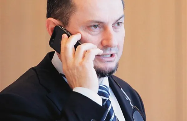 Gašpar Gašpar  Mišič na vprašanje, ali bo kandidiral na lokalnih volitvah, če ga danes razrešijo, odgovarja: “Sploh ne pričakujem, da bi me razrešili. Pričakujem konstruktivno sejo nadzornega sveta.”   