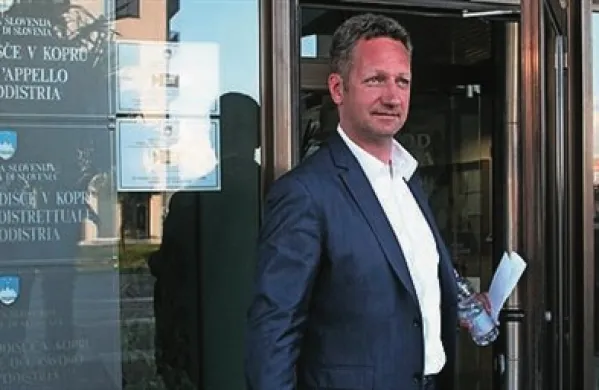 Boris Popovič je po naših podatkih do danes udeležen v približno 30 postopkih, med katere so vštete tudi odškodninske tožbe