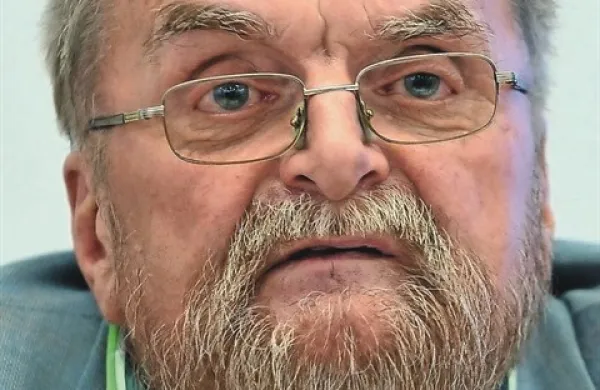 Stane Vlaj: “Od kandidatov za vse javne funkcije bi pričakoval, da jih ne bremenijo nobeni sumi o morebitnih nepravilnostih, kaj šele morebitne obsodbe.”