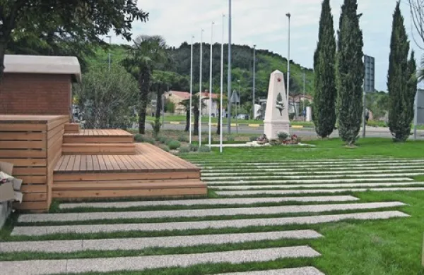 Strunjan je končno dobil urejeno sredi&scaron;če