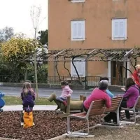 Včeraj ob 13. uri so v Strunjanu uradno odprli prenovljeno središče kraja, ki ga je občina Piran začela urejati lani oktobra