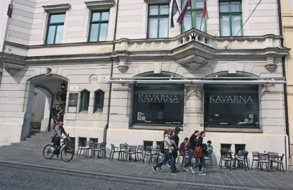 Mestna kavarna je zaradi menjav najemnic samevala le nekaj popoldnevov