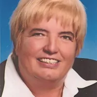 Irena Sirotič Dobrila: “Običajno smo nekaj prehranskih paketov prejeli  marca ali aprila. Zdaj jih menda ne bomo. Ne vem, kako bomo ljudem pomagali prebroditi to vmesno obdobje.” 